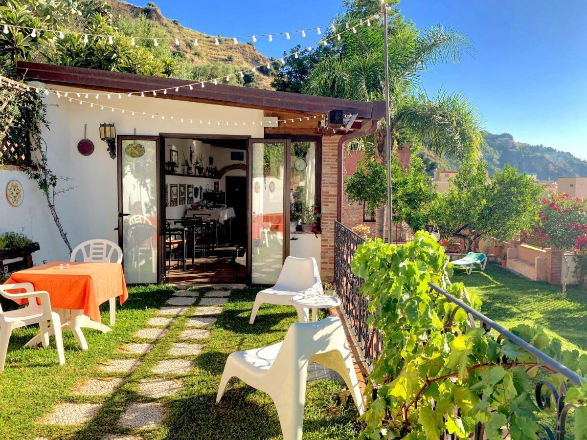 B&B Villa Vittoria Giardini Naxos Exterior foto