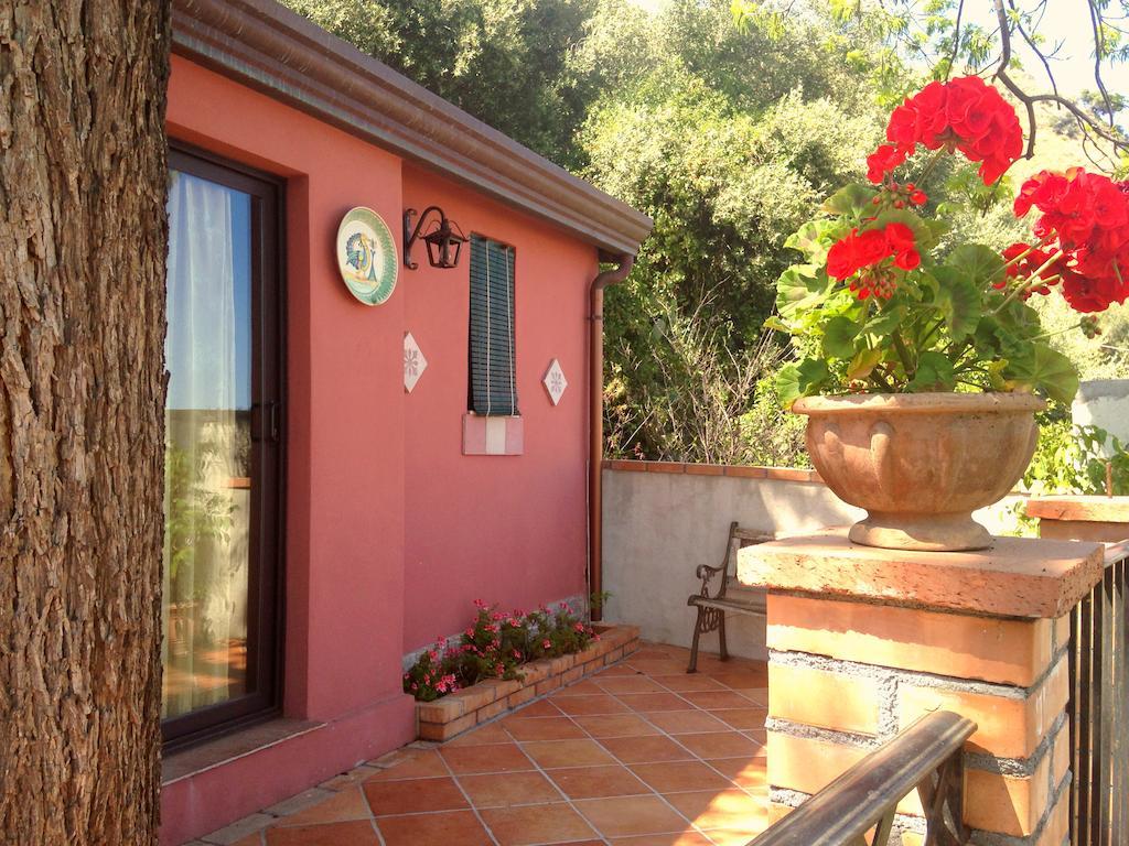 B&B Villa Vittoria Giardini Naxos Exterior foto
