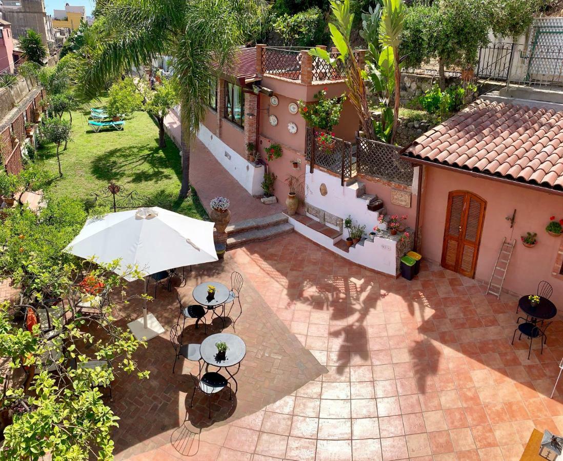 B&B Villa Vittoria Giardini Naxos Exterior foto